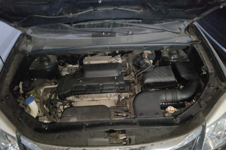 Used Hyundai Tucson 2013 2.0L Automatic Two-Wheel Drive Comfort Version Engine Bay