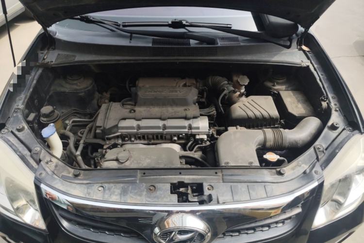 Used Hyundai Tucson 2013 2.0L Automatic Two-Wheel Drive Comfort Version Engine Bay
