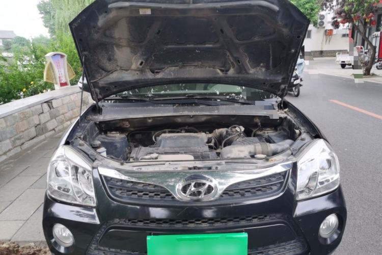Used Hyundai Tucson 2013 2.0L Automatic Two-Wheel Drive Comfort Version Engine Bay