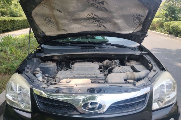 Used Hyundai Tucson 2013 2.0L Manual Two-Wheel Drive Fashion Edition Engine Bay