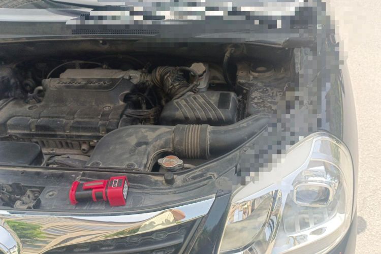 Used Hyundai Tucson 2013 2.0L Manual Two-Wheel Drive Fashion Edition Engine Bay Left