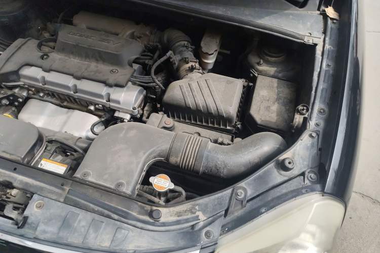Used Hyundai Tucson 2013 2.0L Automatic Two-Wheel Drive Comfort Version Engine Bay Left