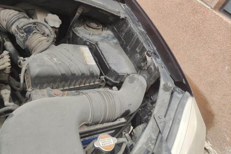 Used Hyundai Tucson 2013 2.0L Automatic Two-Wheel Drive Comfort Version Engine Bay Left