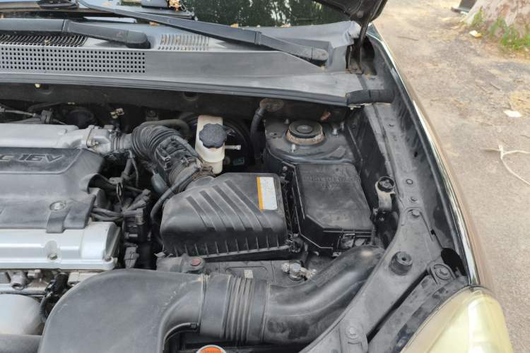 Used Hyundai Tucson 2013 2.0L Automatic Two-Wheel Drive Comfort Version Engine Bay Left