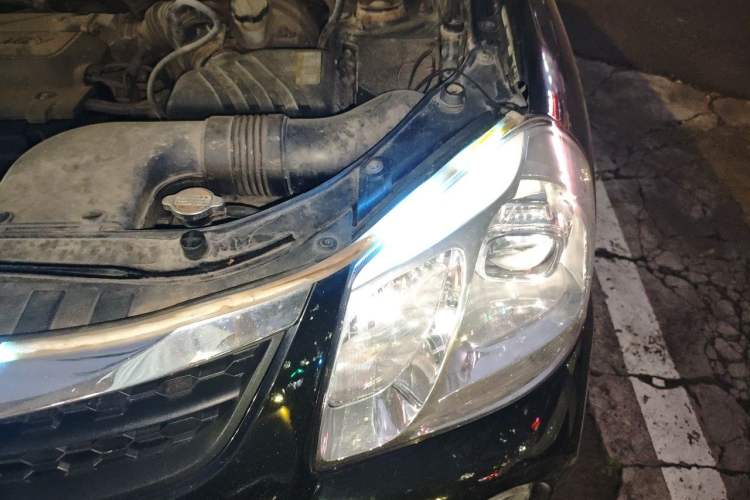 Used Hyundai Tucson 2013 2.0L Automatic Two-Wheel Drive Comfort Version Engine Bay Left