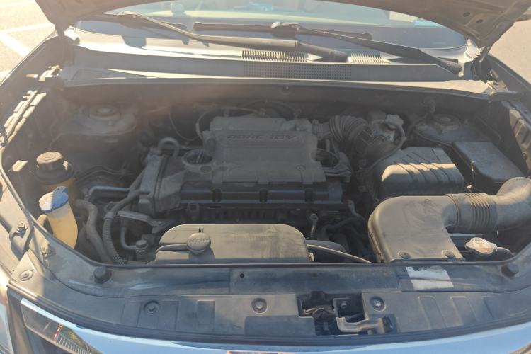 Used Hyundai Tucson 2013 2.0L Manual Two-Wheel Drive Fashion Edition Engine Bay