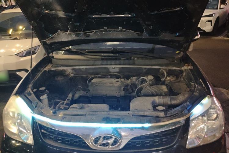 Used Hyundai Tucson 2013 2.0L Automatic Two-Wheel Drive Comfort Version Engine Bay