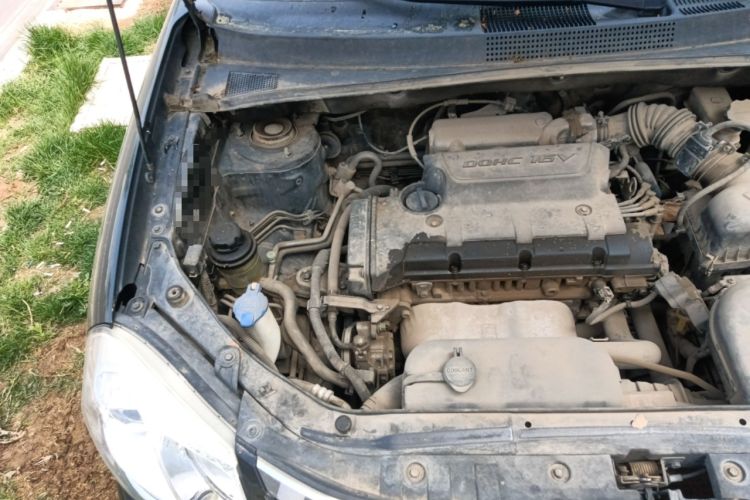 Used Hyundai Tucson 2013 2.0L Automatic Two-Wheel Drive Comfort Version Engine Bay Right