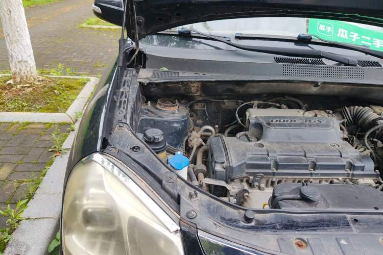 Used Hyundai Tucson 2013 2.0L Manual Two-Wheel Drive Fashion Edition Engine Bay Right