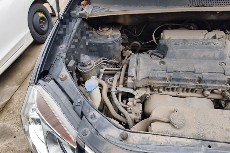 Used Hyundai Tucson 2013 2.0L Manual Two-Wheel Drive Fashion Edition Engine Bay Right