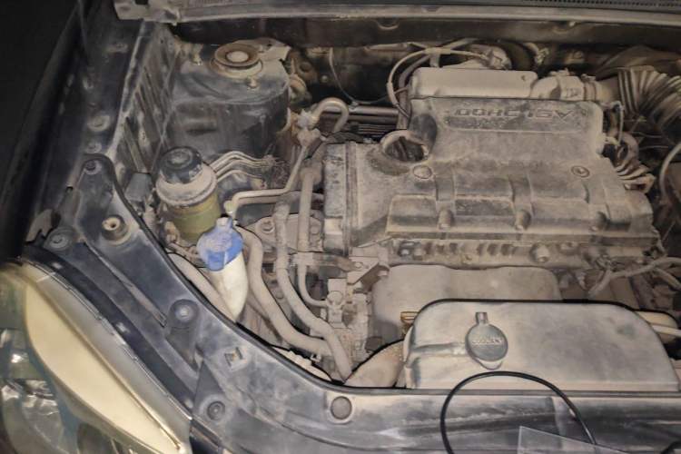 Used Hyundai Tucson 2013 2.0L Manual Two-Wheel Drive Fashion Edition Engine Bay Right