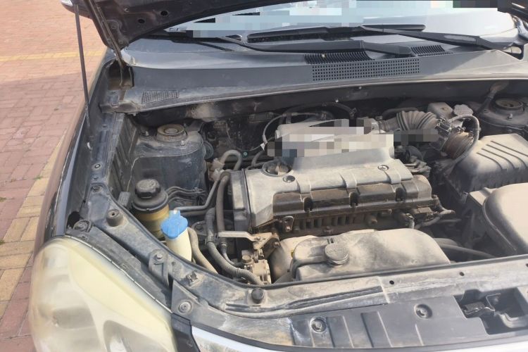 Used Hyundai Tucson 2013 2.0L Manual Two-Wheel Drive Fashion Edition Engine Bay Right