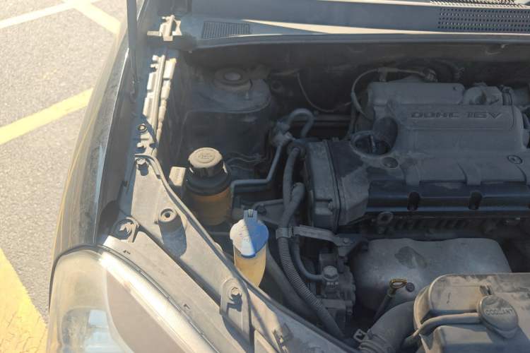 Used Hyundai Tucson 2013 2.0L Manual Two-Wheel Drive Fashion Edition Engine Bay Right