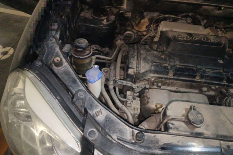 Used Hyundai Tucson 2013 2.0L Manual Two-Wheel Drive Fashion Edition Engine Bay Right