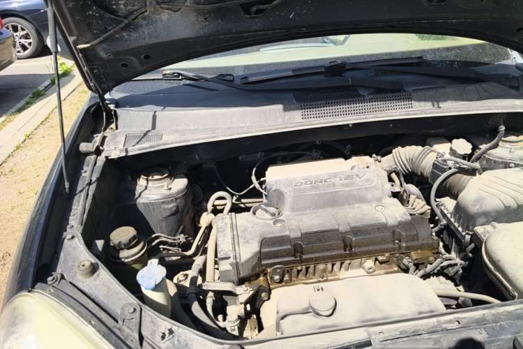 Used Hyundai Tucson 2013 2.0L Manual Two-Wheel Drive Fashion Edition Engine Bay Right