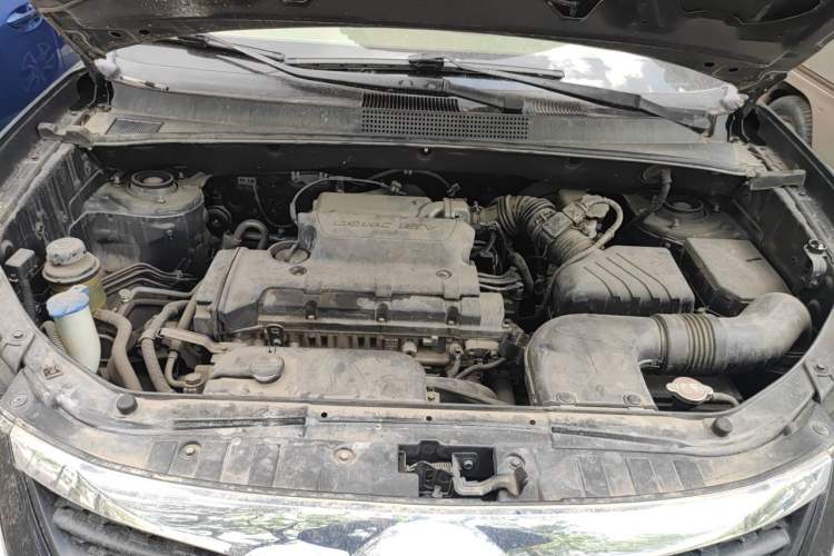 Used Hyundai Tucson 2013 2.0L Automatic Two-Wheel Drive Comfort Version Engine Bay