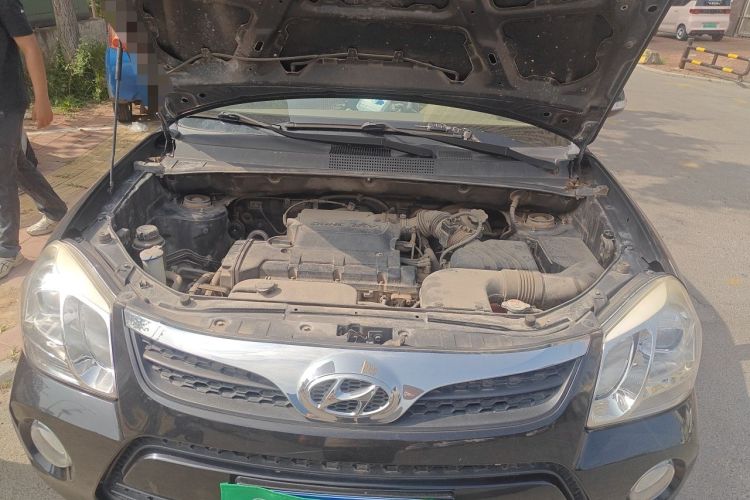 Used Hyundai Tucson 2013 2.0L Manual Two-Wheel Drive Fashion Edition Engine Bay