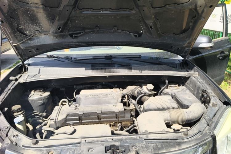 Used Hyundai Tucson 2013 2.0L Manual Two-Wheel Drive Fashion Edition Engine Bay