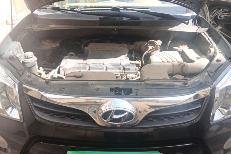 Used Hyundai Tucson 2013 2.0L Automatic Two-Wheel Drive Comfort Version Engine Bay