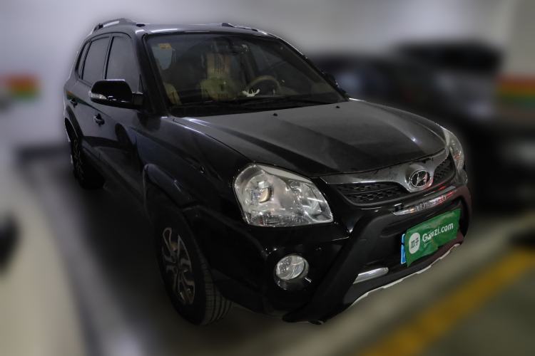 Used Hyundai Tucson 2013 2.0L Automatic Two-Wheel Drive Comfort Version Exterior 2