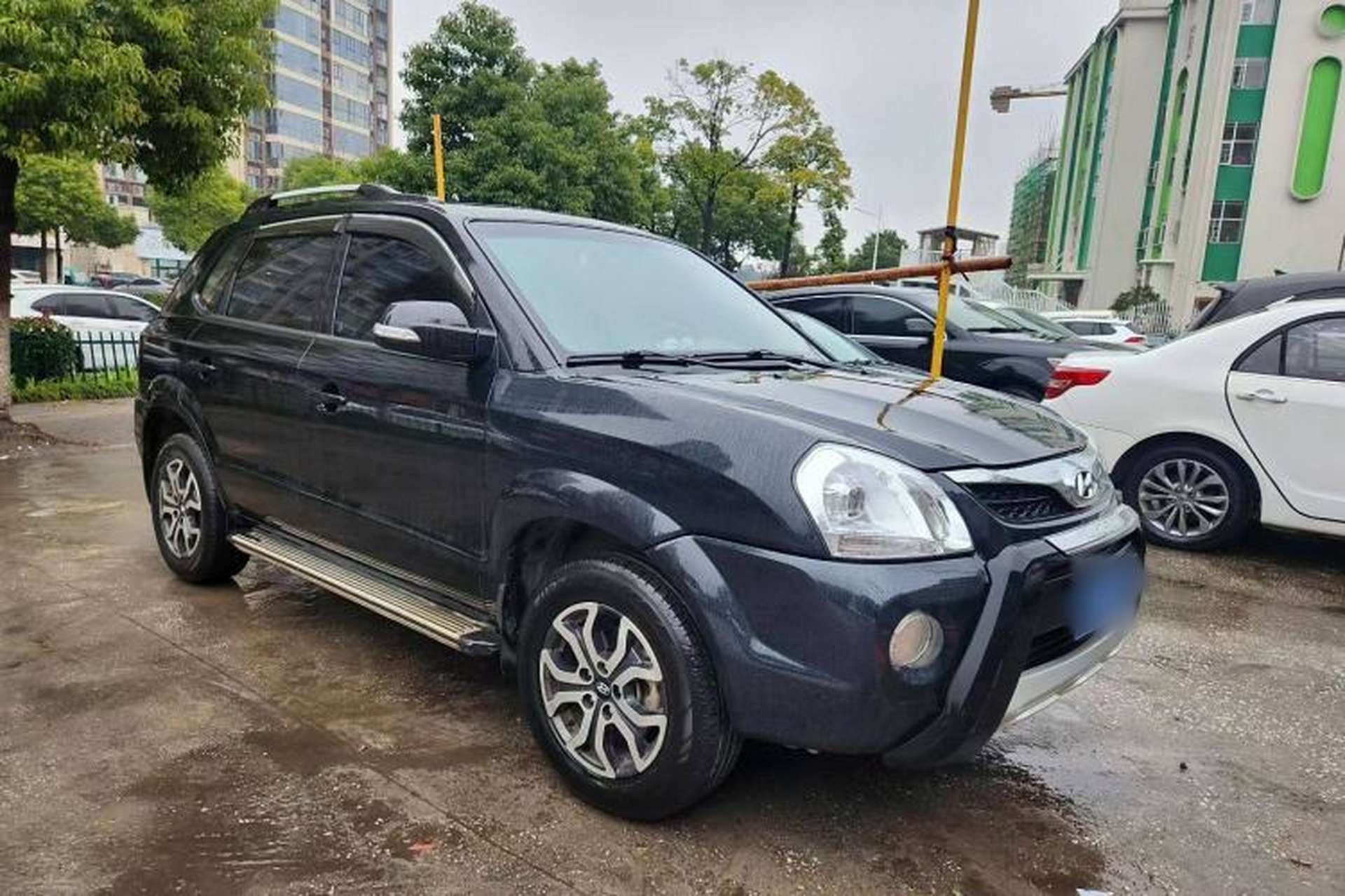 Used Hyundai Tucson 2013 2.0L Automatic Two-Wheel Drive Comfort Version Exterior 2