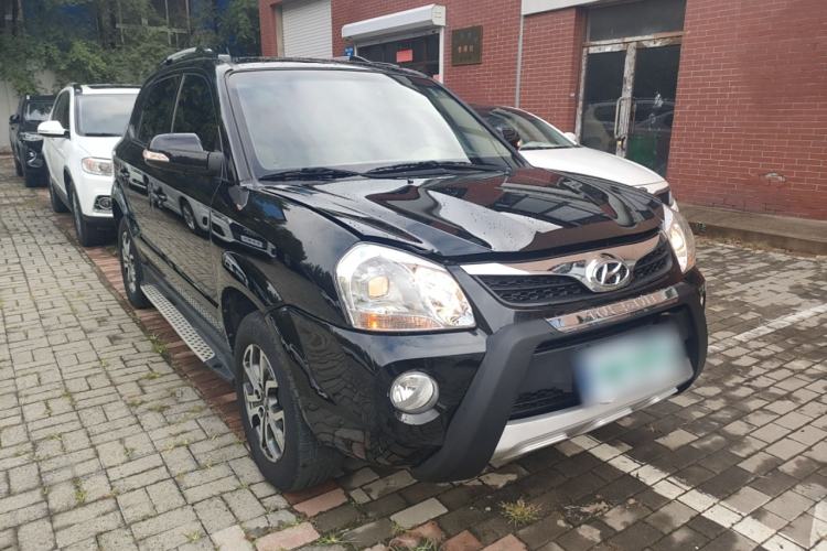 Used Hyundai Tucson 2013 2.0L Manual Two-Wheel Drive Fashion Edition Exterior 2