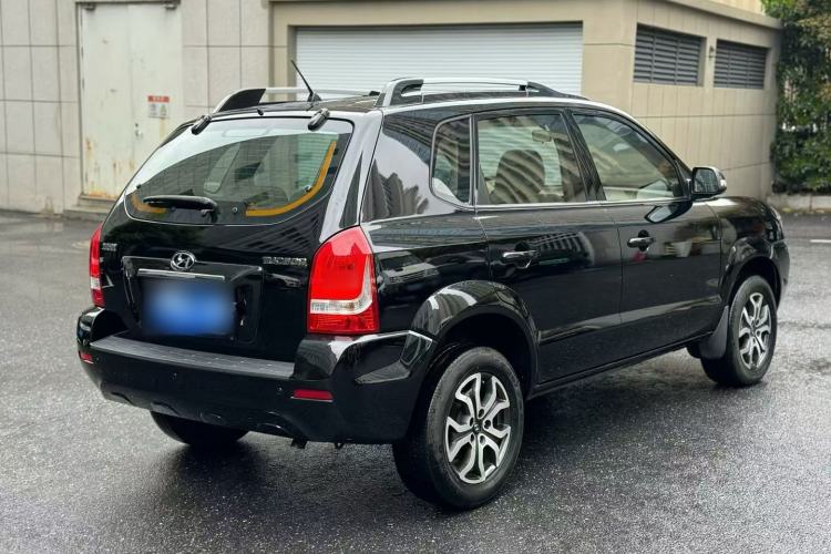 Used Hyundai Tucson 2013 2.0L Automatic Two-Wheel Drive Comfort Version Exterior 4