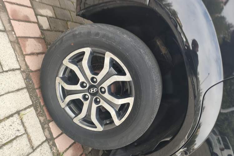 Used Hyundai Tucson 2013 2.0L Manual Two-Wheel Drive Fashion Edition Exterior 8