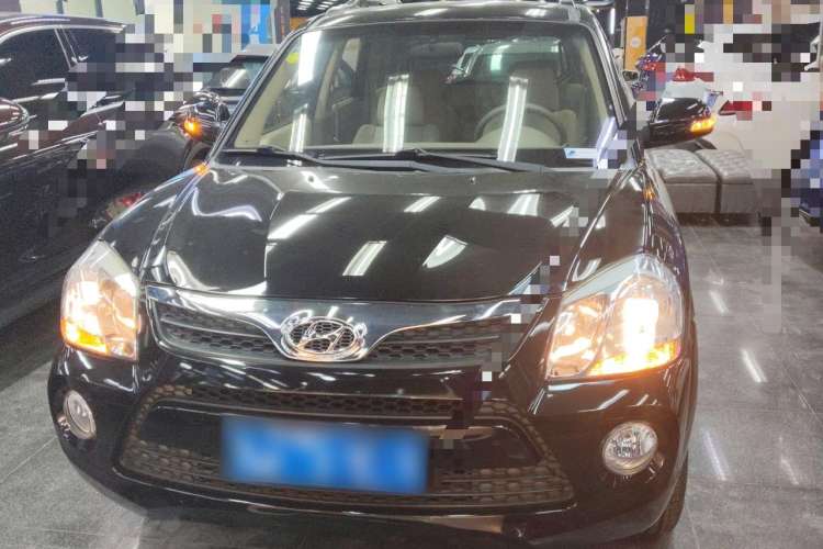 Used Hyundai Tucson 2013 2.0L Manual Two-Wheel Drive Fashion Edition Front