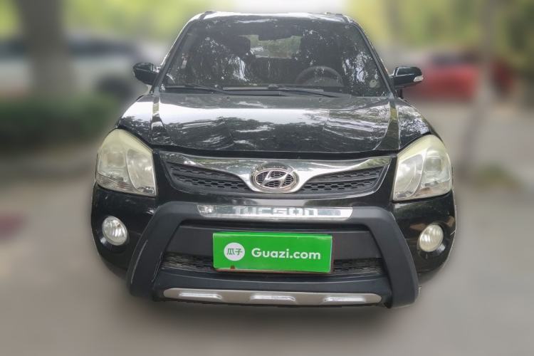 Used Hyundai Tucson 2013 2.0L Manual Two-Wheel Drive Fashion Edition Front
