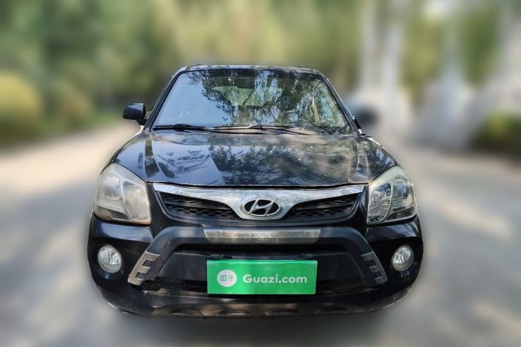 Used Hyundai Tucson 2013 2.0L Manual Two-Wheel Drive Fashion Edition Front