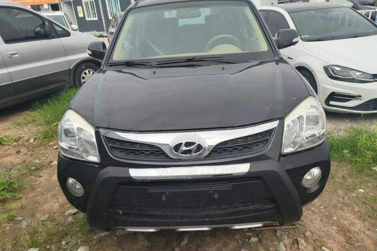Used Hyundai Tucson 2013 2.0L Manual Two-Wheel Drive Fashion Edition Front
