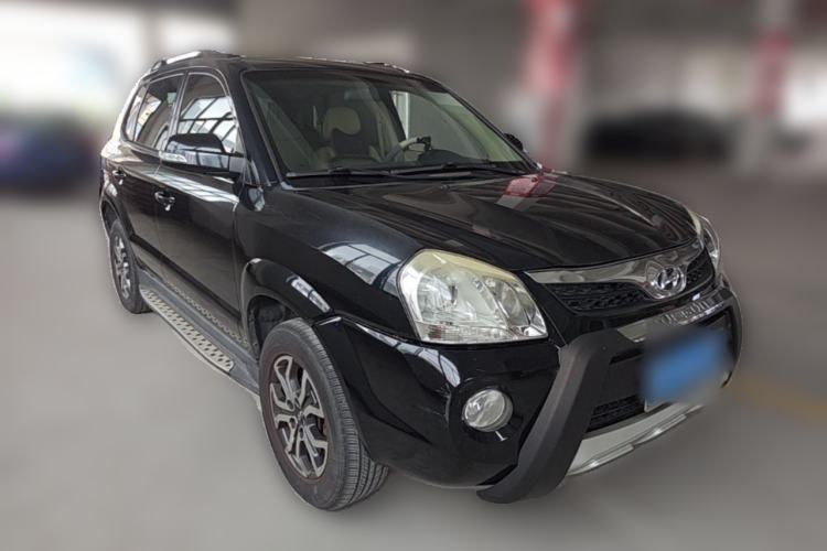 Used Hyundai Tucson 2013 2.0L Automatic Two-Wheel Drive Comfort Version Front Right 45 Deg