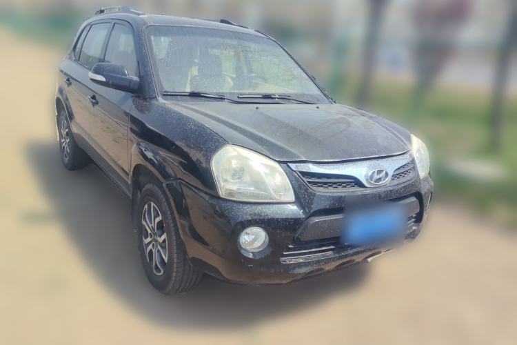 Used Hyundai Tucson 2013 2.0L Automatic Two-Wheel Drive Comfort Version Front Right 45 Deg