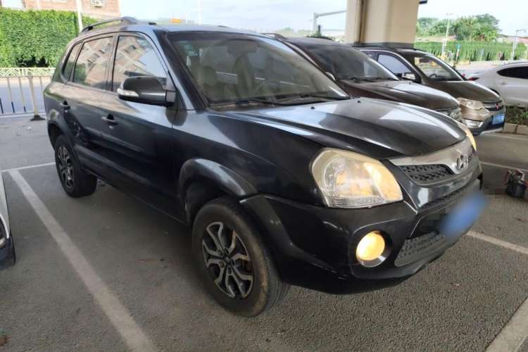 Used Hyundai Tucson 2013 2.0L Automatic Two-Wheel Drive Comfort Version Front Right 45 Deg