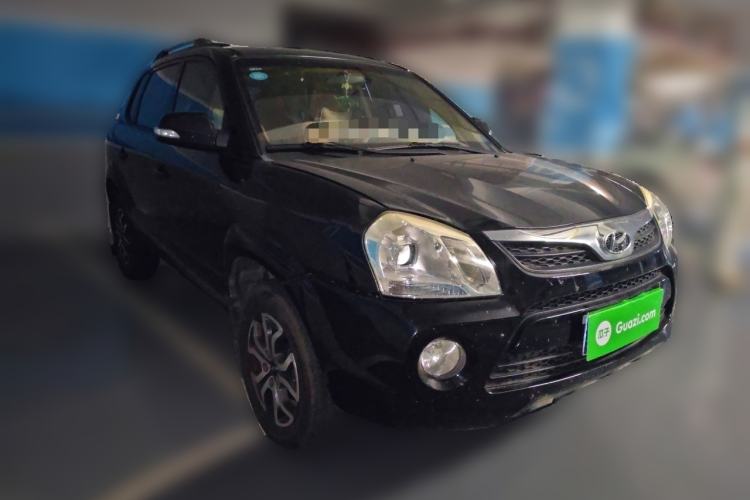 Used Hyundai Tucson 2013 2.0L Manual Two-Wheel Drive Fashion Edition Front Right 45 Deg