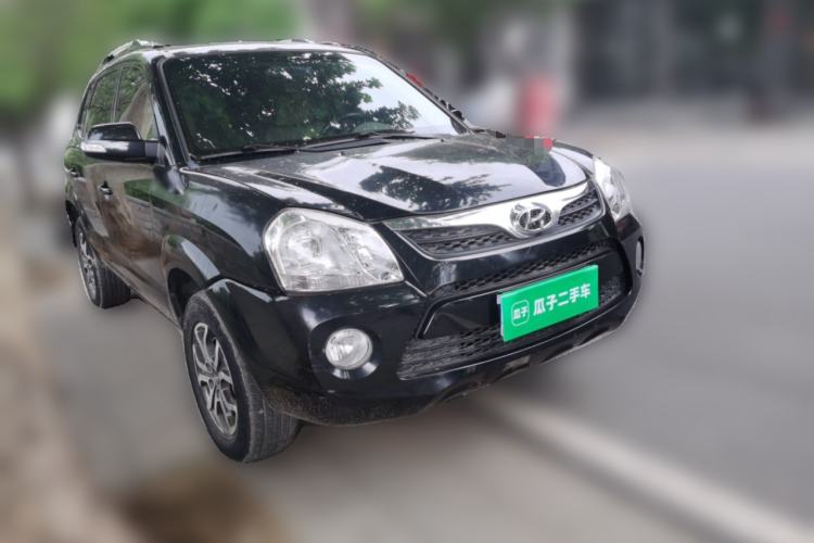 Used Hyundai Tucson 2013 2.0L Automatic Two-Wheel Drive Comfort Version Front Right 45 Deg