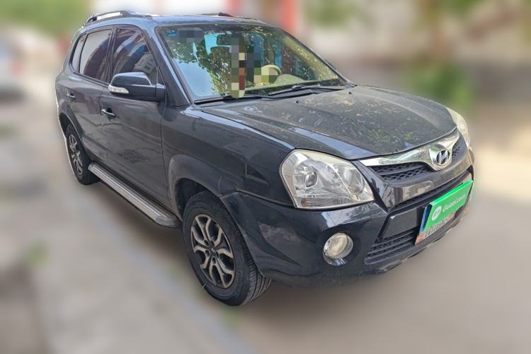 Used Hyundai Tucson 2013 2.0L Manual Two-Wheel Drive Fashion Edition Front Right 45 Deg