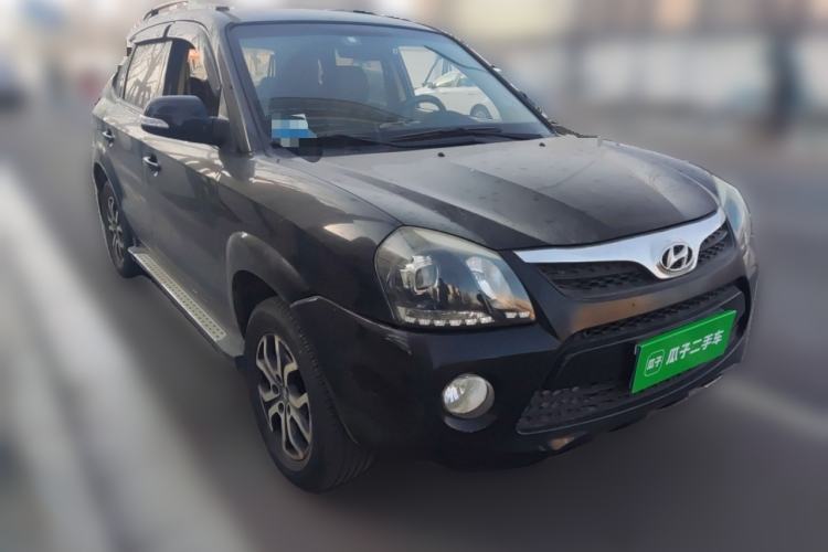Used Hyundai Tucson 2013 2.0L Automatic Two-Wheel Drive Comfort Version Front Right 45 Deg