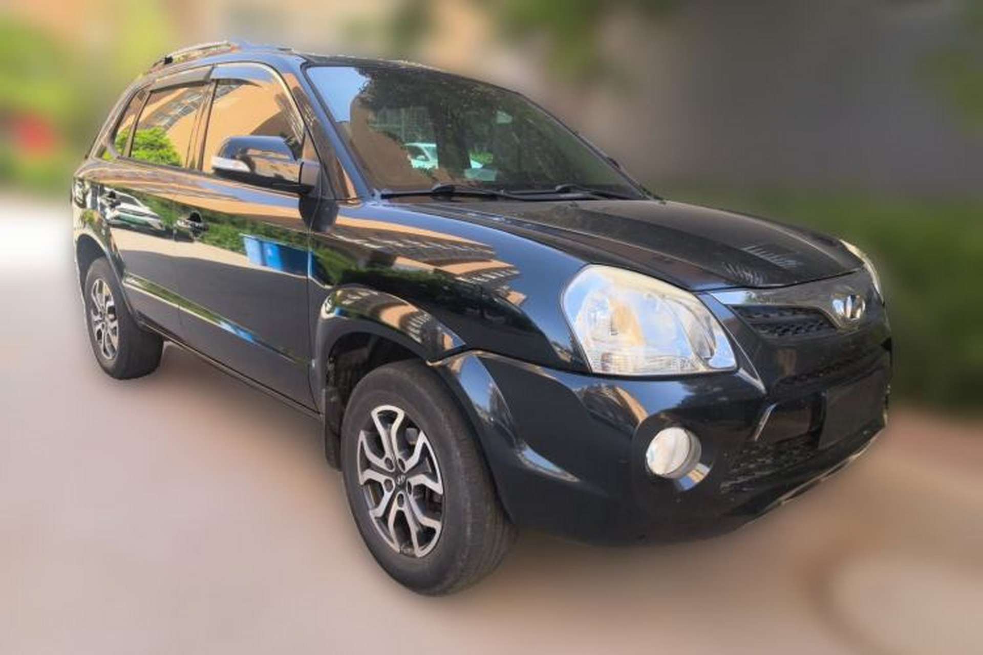 Used Hyundai Tucson 2013 2.0L Manual Two-Wheel Drive Fashion Edition Front Right 45 Deg