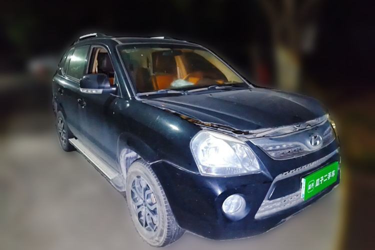 Used Hyundai Tucson 2013 2.0L Manual Two-Wheel Drive Fashion Edition Front Right 45 Deg