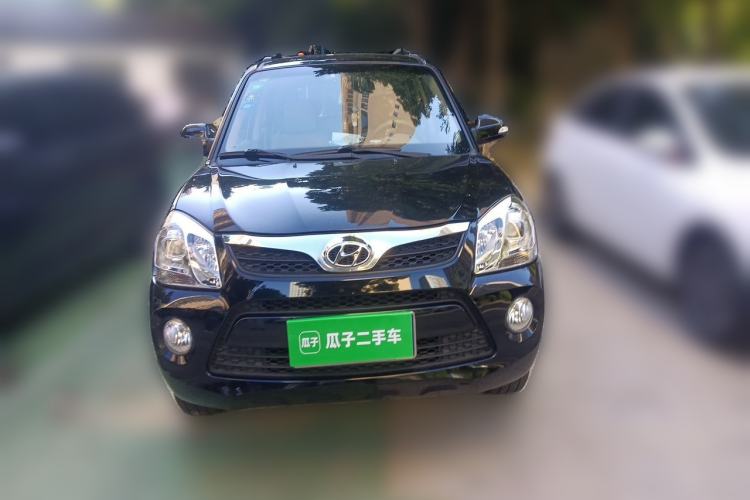 Used Hyundai Tucson 2013 2.0L Manual Two-Wheel Drive Fashion Edition Front