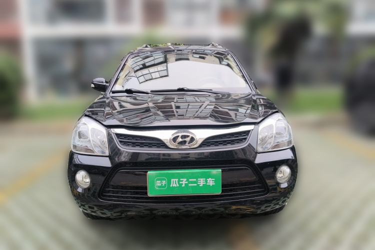Used Hyundai Tucson 2013 2.0L Manual Two-Wheel Drive Fashion Edition Front