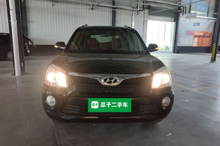 Used Hyundai Tucson 2013 2.0L Manual Two-Wheel Drive Fashion Edition Front