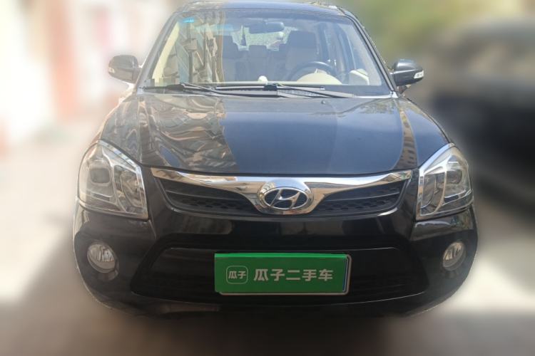 Used Hyundai Tucson 2013 2.0L Automatic Two-Wheel Drive Comfort Version Front