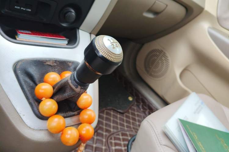 Used Hyundai Tucson 2013 2.0L Manual Two-Wheel Drive Fashion Edition Gear Lever