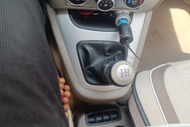 Used Hyundai Tucson 2013 2.0L Manual Two-Wheel Drive Fashion Edition Gear Lever