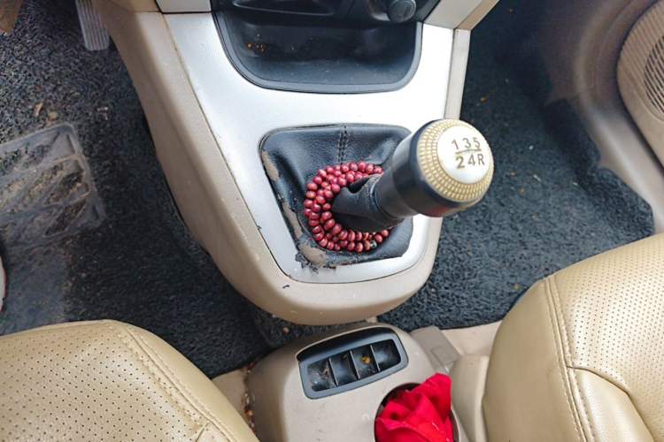 Used Hyundai Tucson 2013 2.0L Manual Two-Wheel Drive Fashion Edition Gear Lever
