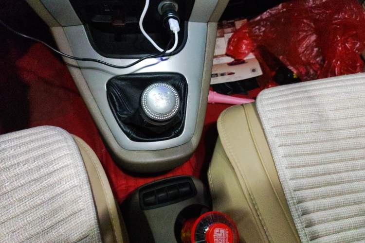 Used Hyundai Tucson 2013 2.0L Manual Two-Wheel Drive Fashion Edition Gear Lever