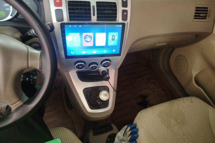 Used Hyundai Tucson 2013 2.0L Manual Two-Wheel Drive Fashion Edition Gear Lever